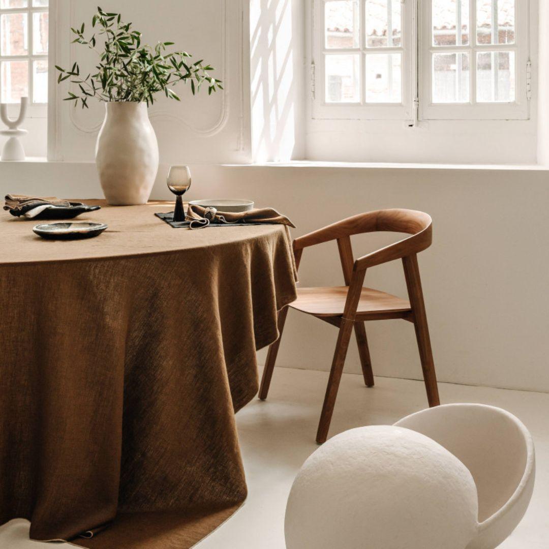 How to Choose a Tablecloth Size for Every Table Shape - Franck Ebstein